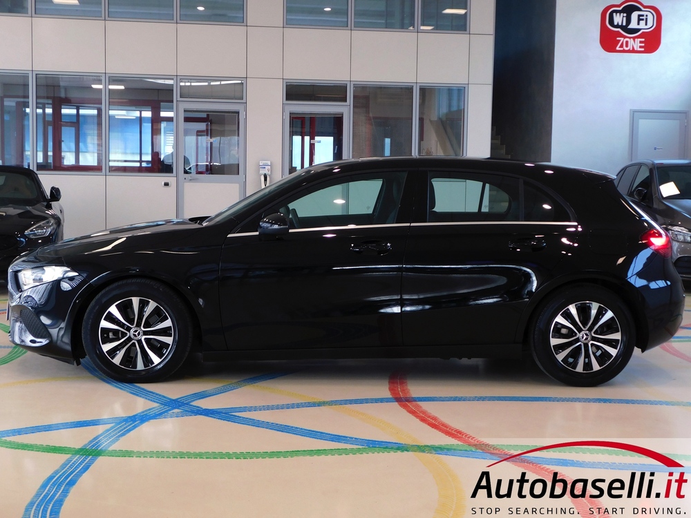MERCEDES A180D AUTOMATIC 8G-DCT RESTYLING - Foto 13