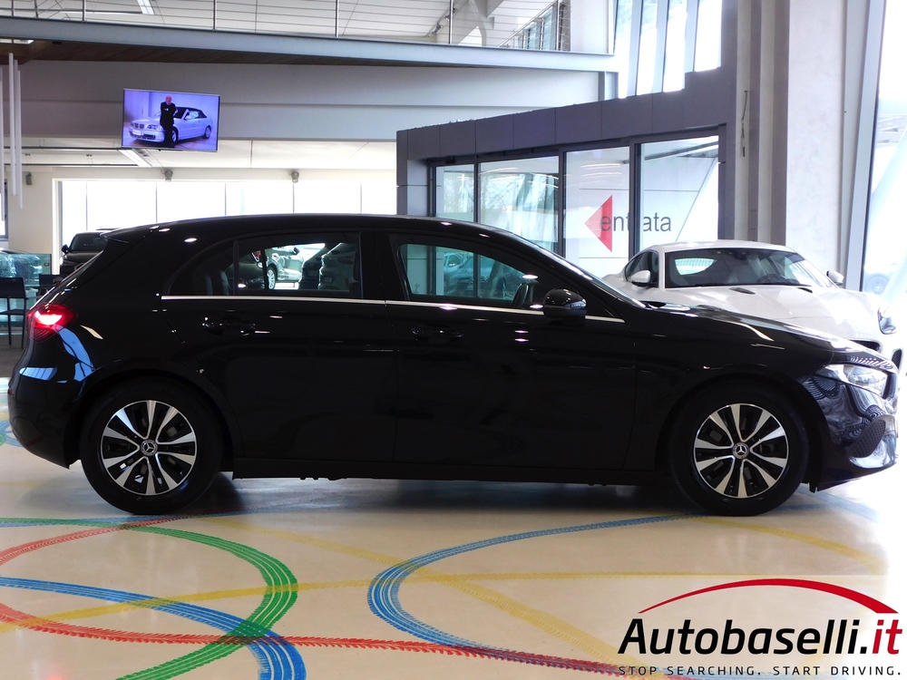 MERCEDES A180D AUTOMATIC 8G-DCT RESTYLING - Foto 16
