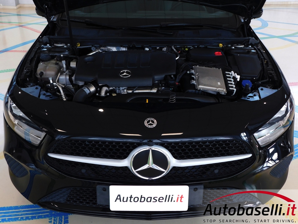 MERCEDES A180D AUTOMATIC 8G-DCT RESTYLING - Foto 17