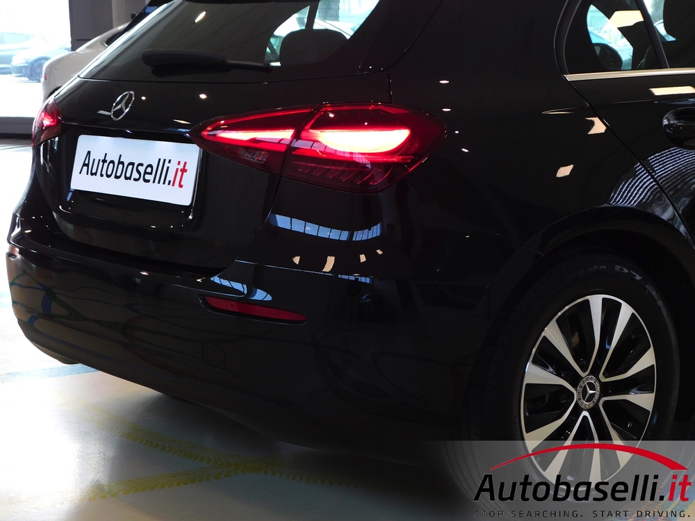 MERCEDES A180D AUTOMATIC 8G-DCT RESTYLING - Foto 26