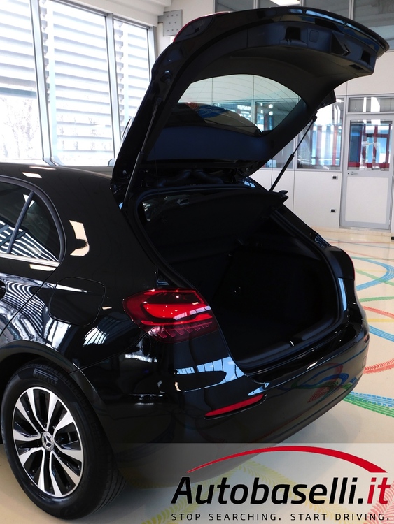 MERCEDES A180D AUTOMATIC 8G-DCT RESTYLING - Foto 79