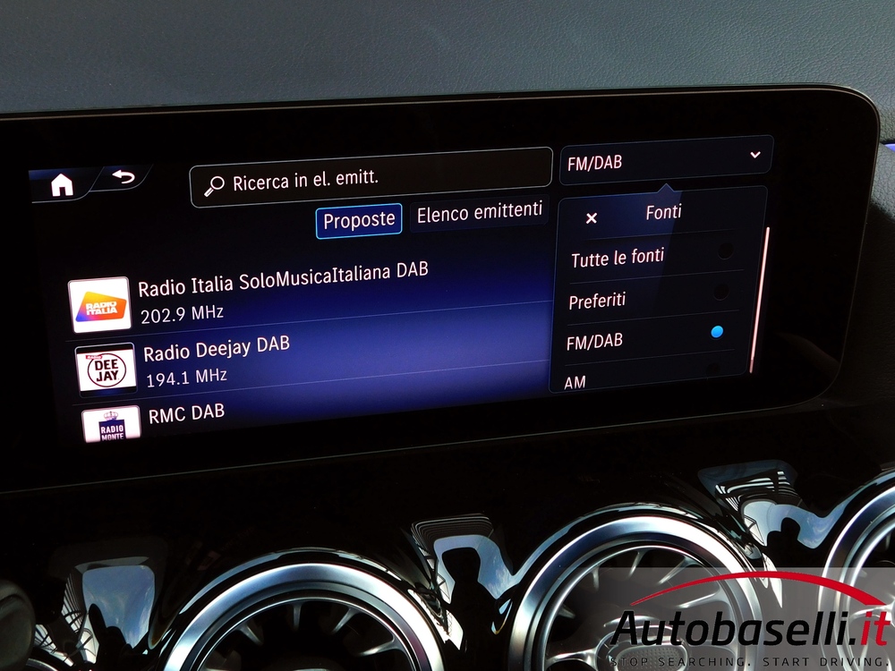 MERCEDES GLA 200 AUTOMATIC AMG LINE - Foto 61