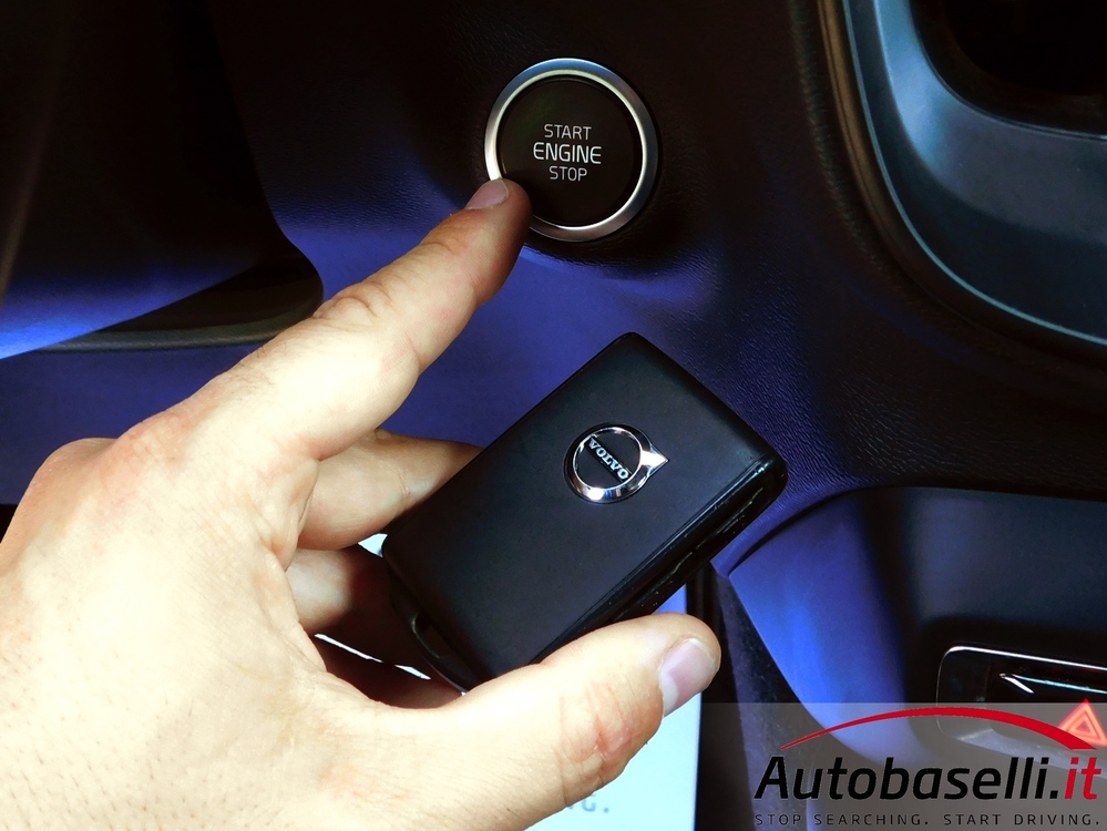 VOLVO XC40 1.5T2 AUTOMATICA ESSENTIAL - Foto 43