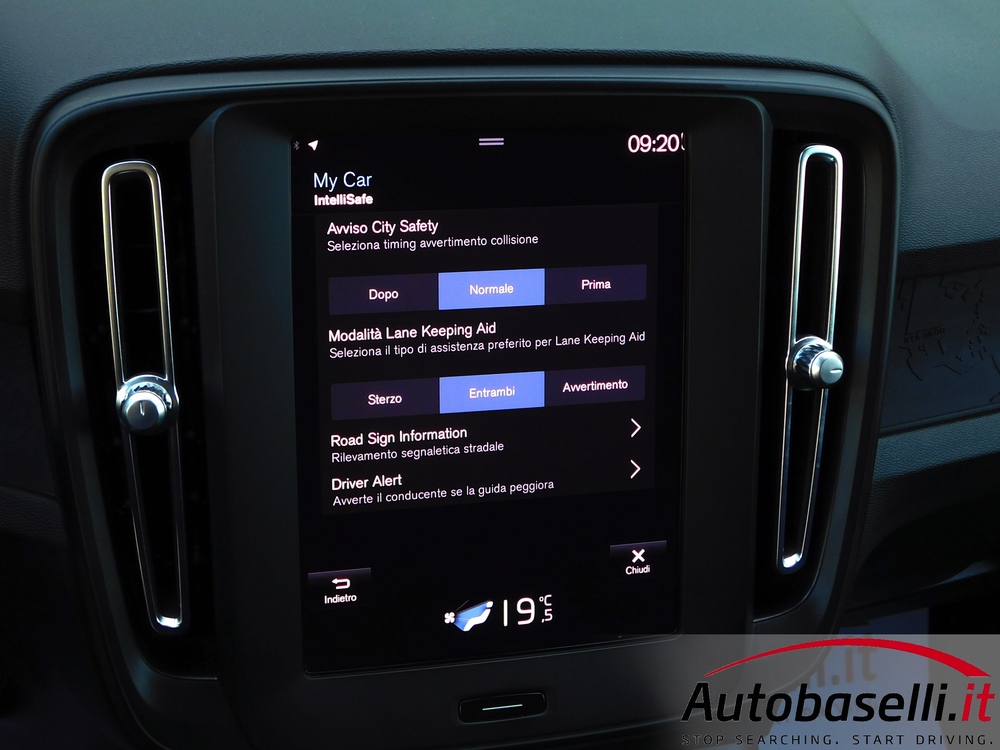 VOLVO XC40 1.5T2 AUTOMATICA ESSENTIAL - Foto 49